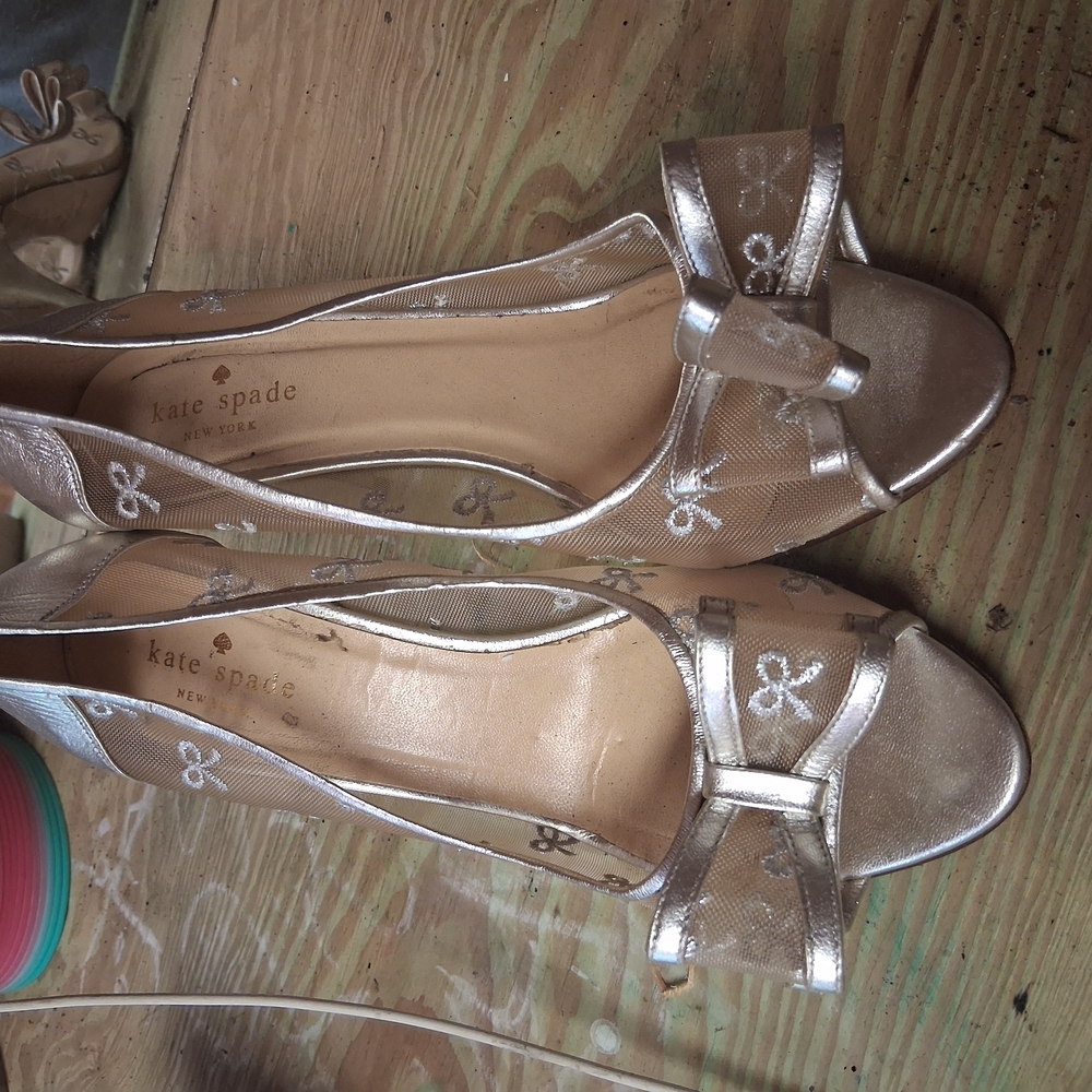 Kate Spade Gold Heels Elegant Design